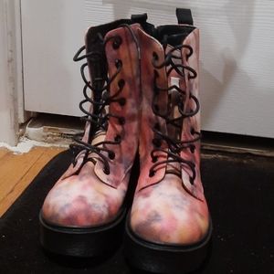 Size 9 lace up multi colored boots